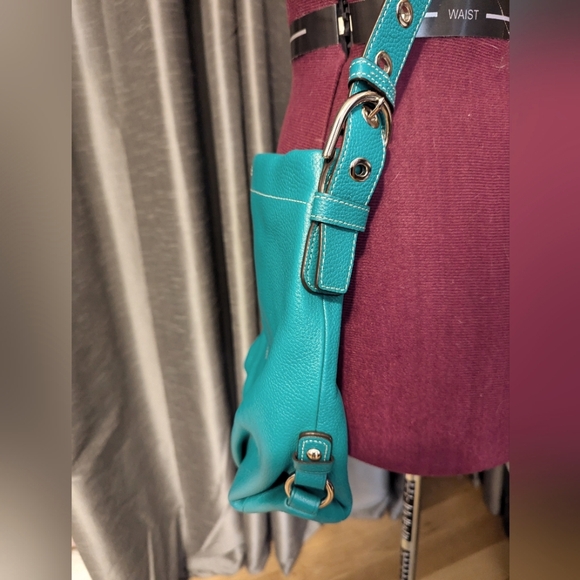 Leather Coach Crossbody Bag, F15064, EUC - Picture 5 of 7